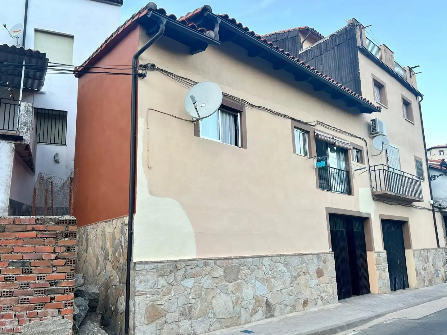 Vista exterior de Casa o chalet en venta en Rebollar (Cáceres), Cáceres