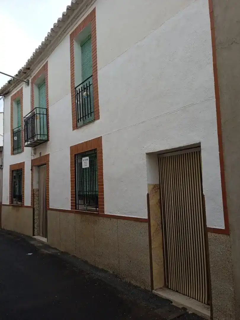Vista exterior de Casa adosada en venda en Cabezarrubias del Puerto, Ciudad Real