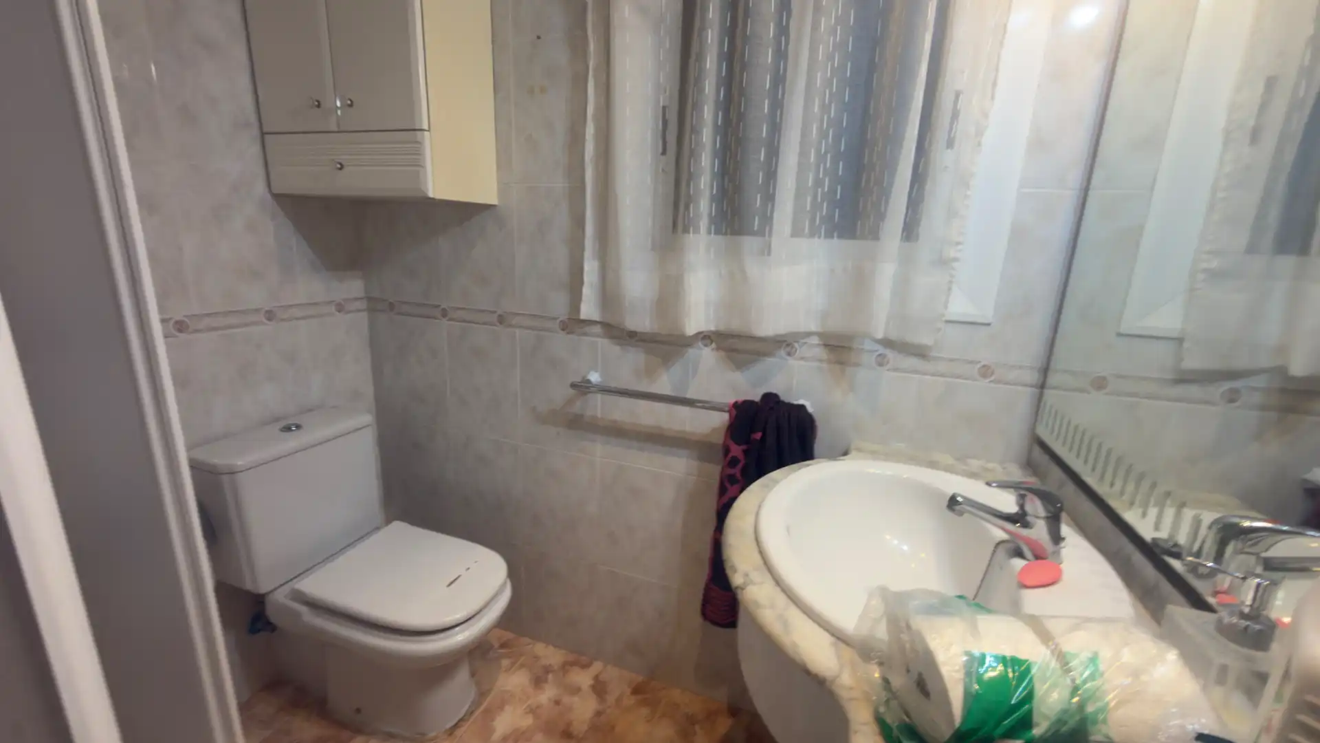 Bathroom of Flat for sale in Vilanova i la Geltrú  with Oven and Balcony