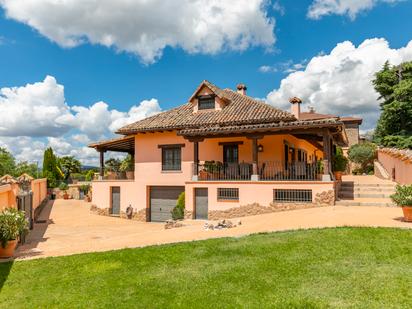 Vista exterior de Casa o xalet en venda en Manzanares El Real amb Calefacció