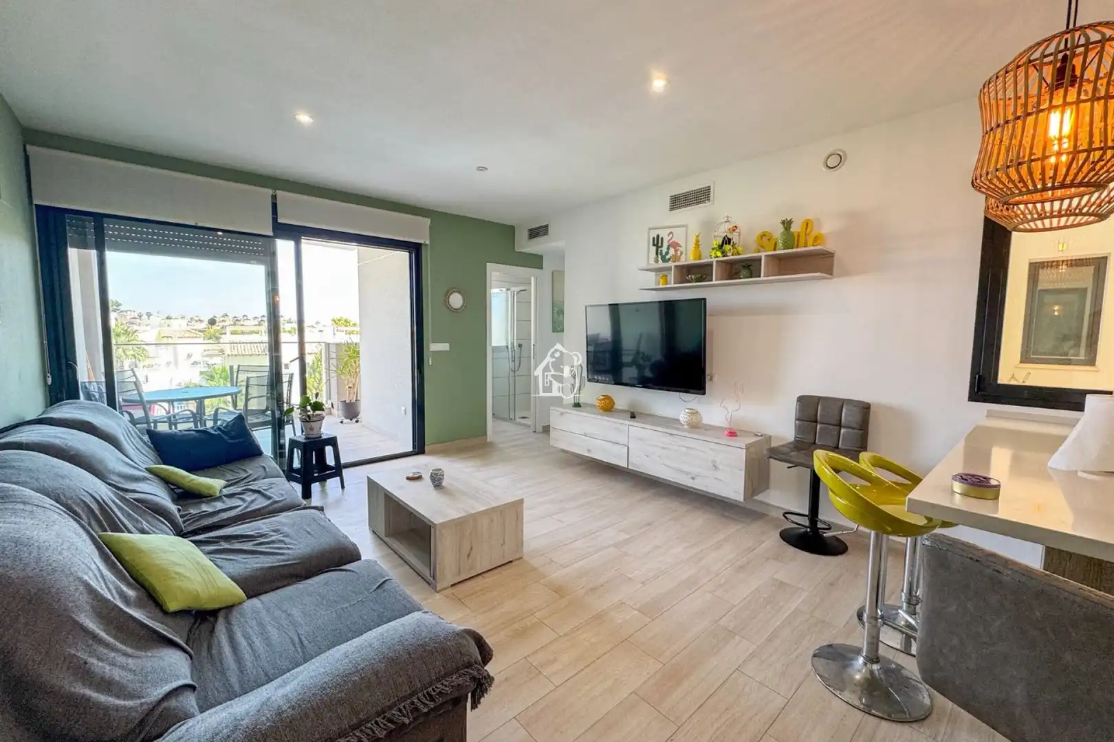 Sala de estar de Apartamento de alquiler en Orihuela con Aire acondicionado, Terraza y Piscina