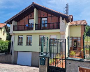 Exterior view of House or chalet for sale in Cabezón de la Sal  with Terrace and Balcony