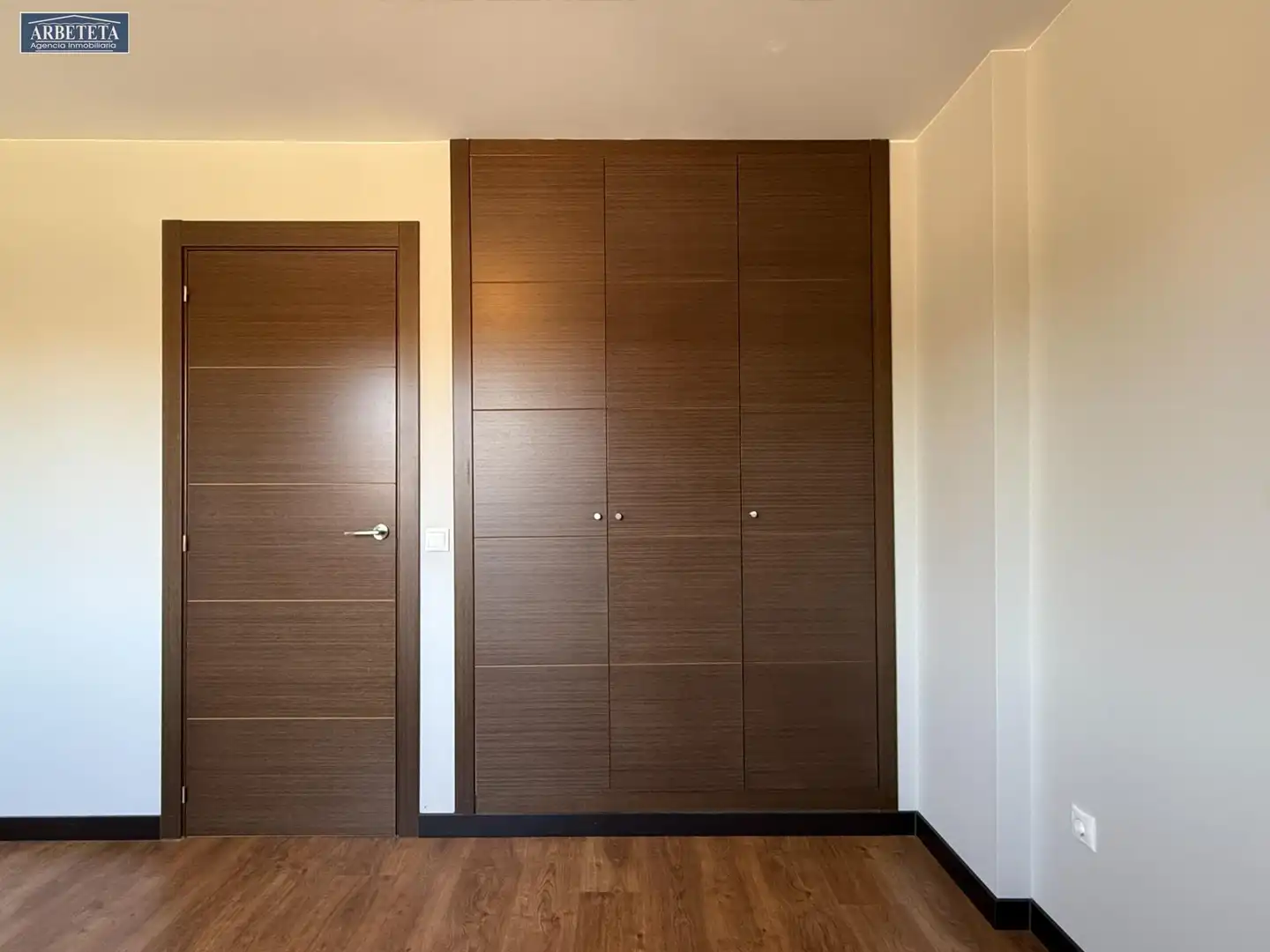 Casa adosada en venta en Urb. Belvalle