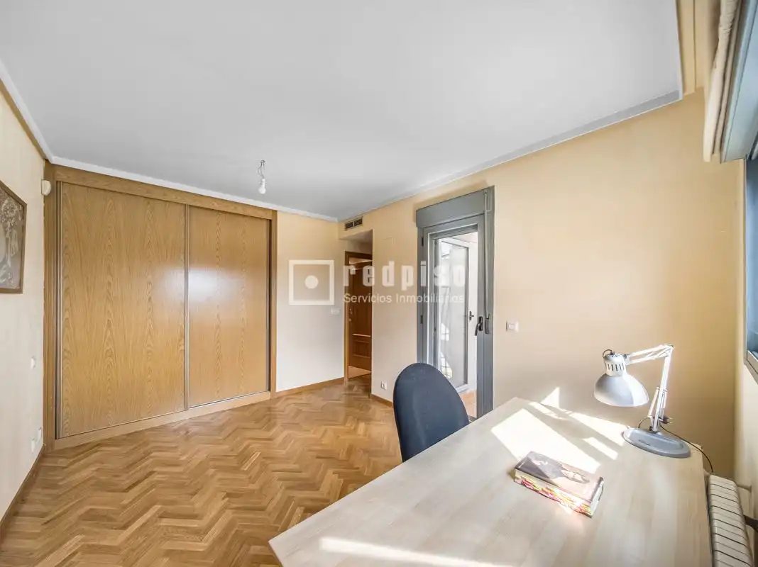 Dormitori de Dúplex en venda en Alcorcón amb Calefacció, Jardí privat i Parquet