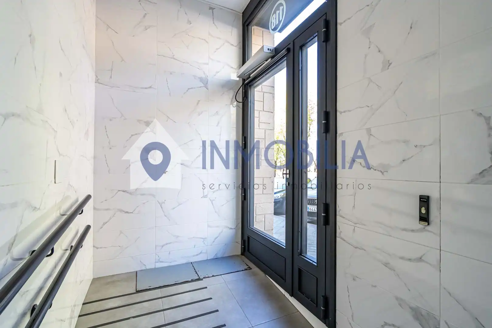 Piso en venta en Madrid con Calefacción y Terraza