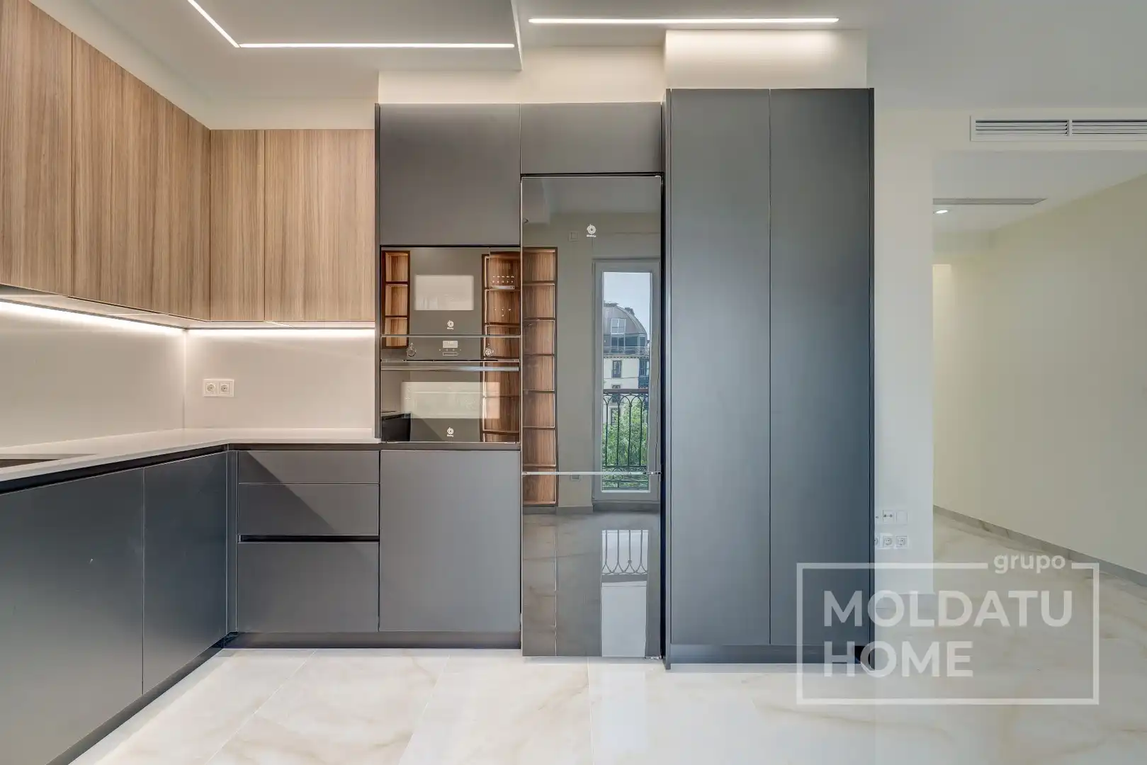 Cuina de Apartament en venda en Donostia - San Sebastián  amb Aire condicionat, Calefacció i Terrassa