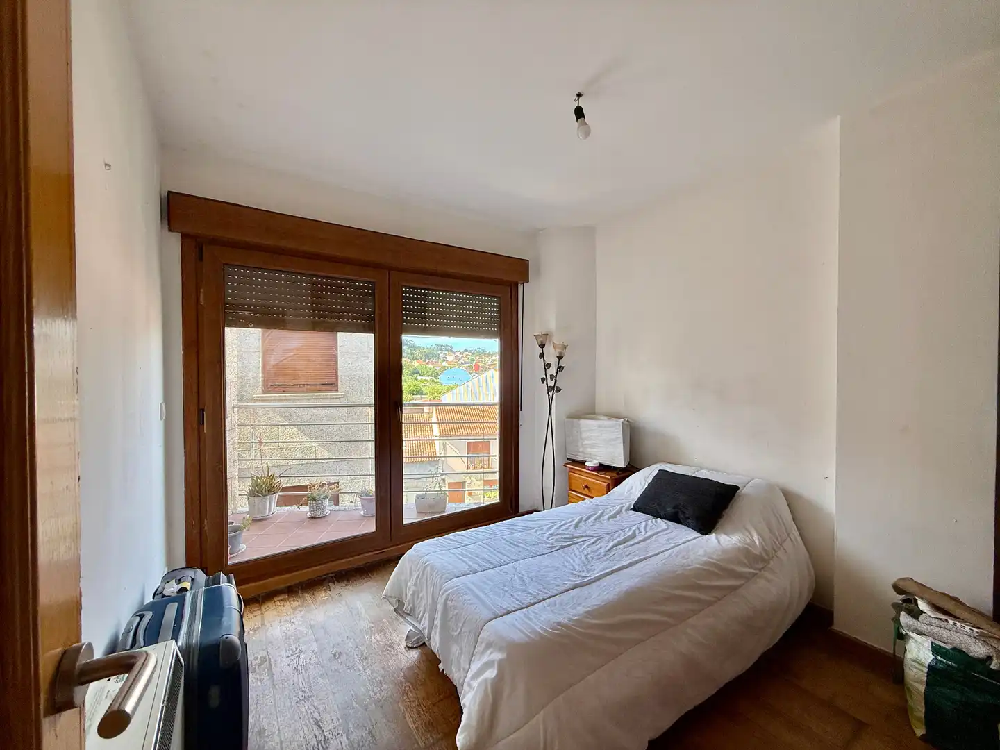Dormitori de Apartament en venda en O Grove   amb Calefacció, Traster i Moblat