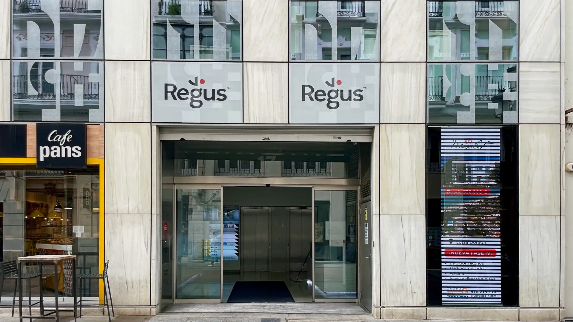 Exterior view of Office for rent in  Zaragoza Capital  with Air Conditioner, Heating and Furnished