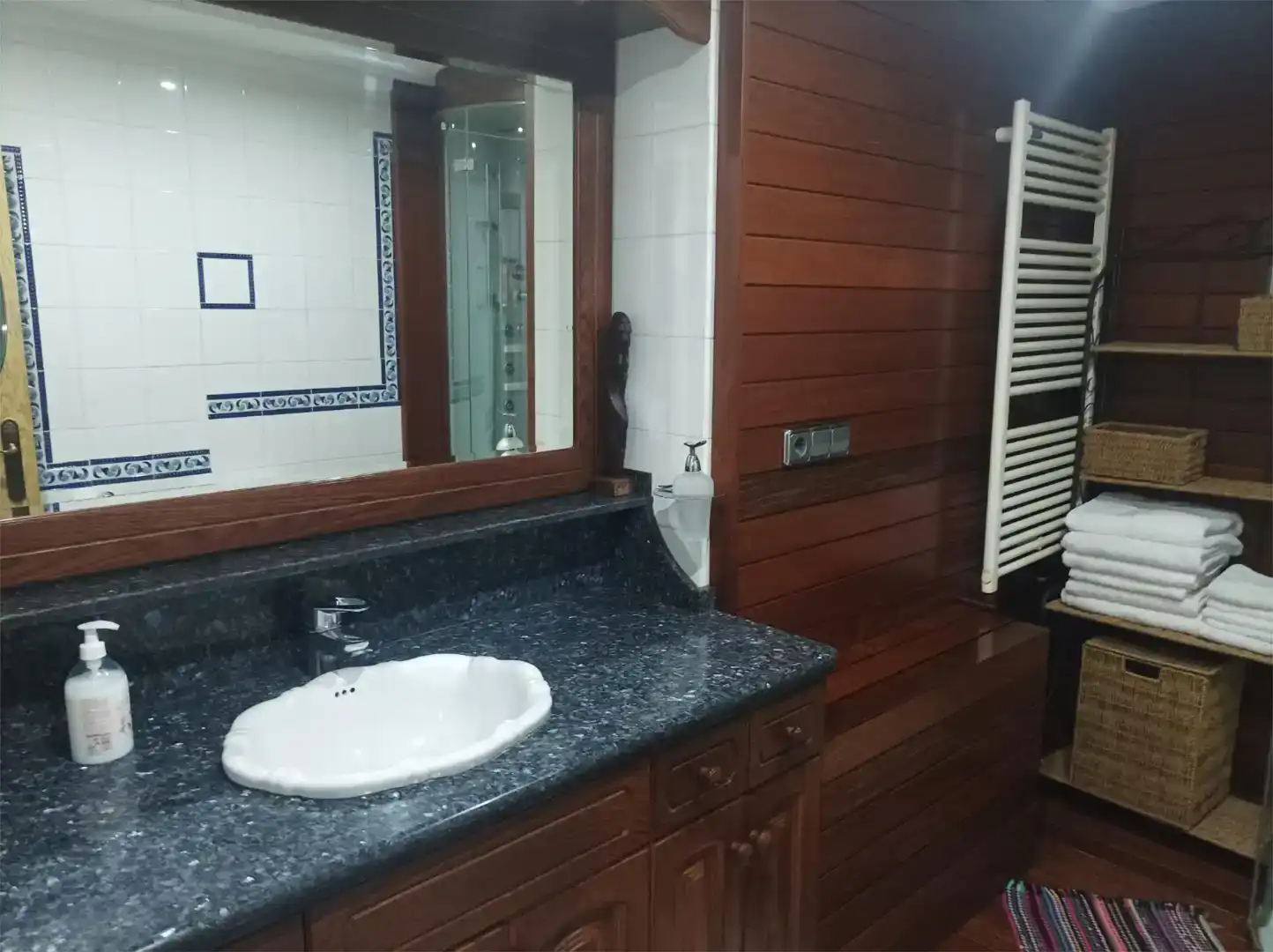 Bany de Casa o xalet de lloguer en Dénia amb Aire condicionat, Jardí privat i Parquet