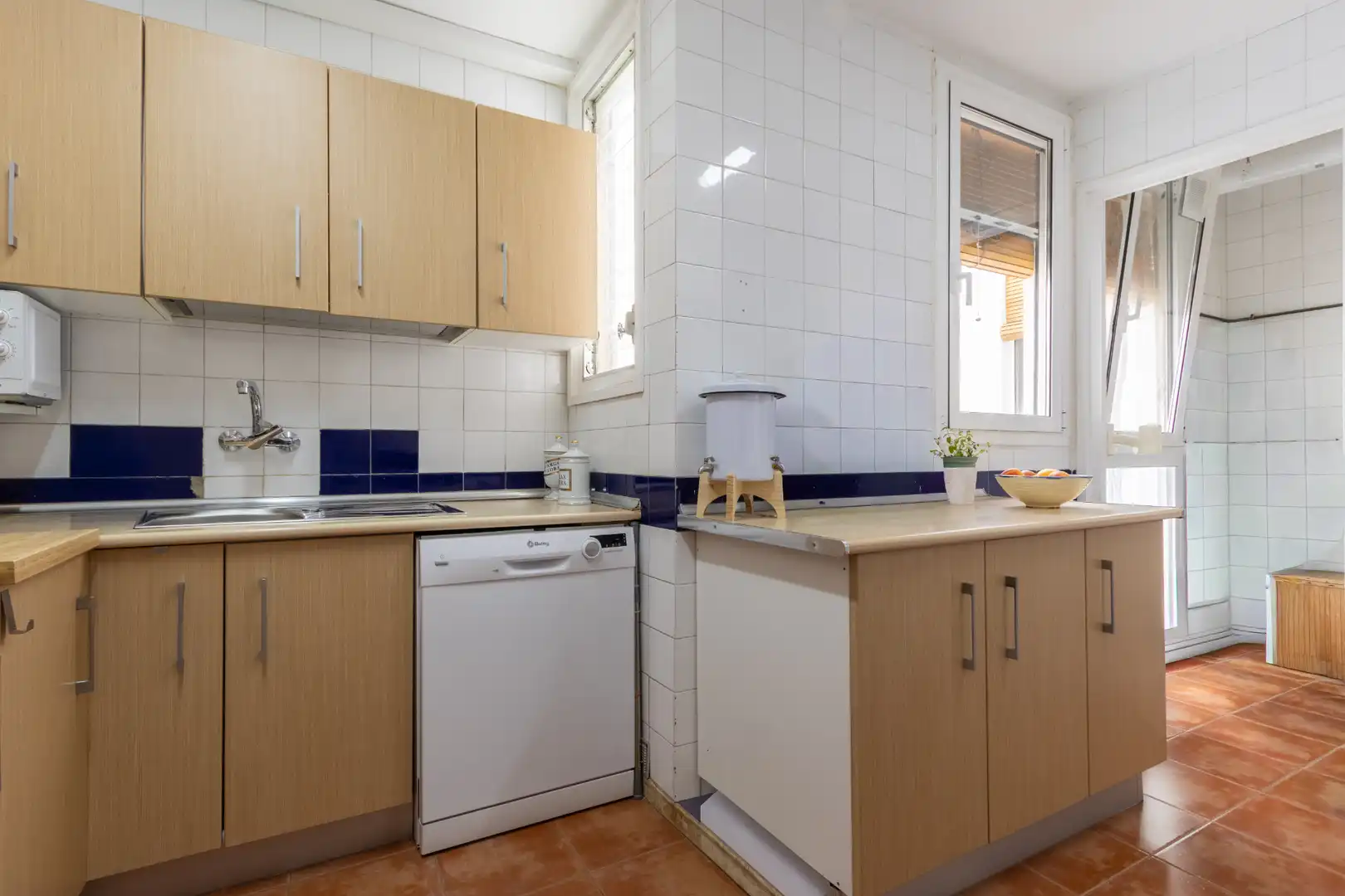 Kitchen of Flat for sale in Salou  with Parquet flooring and Oven