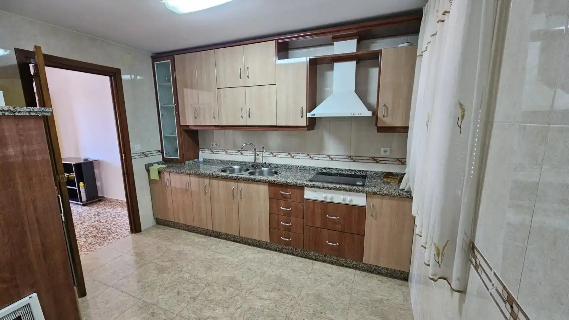 Cuina de Finca rústica en venda en Monturque amb Aire condicionat, Moblat i Forn
