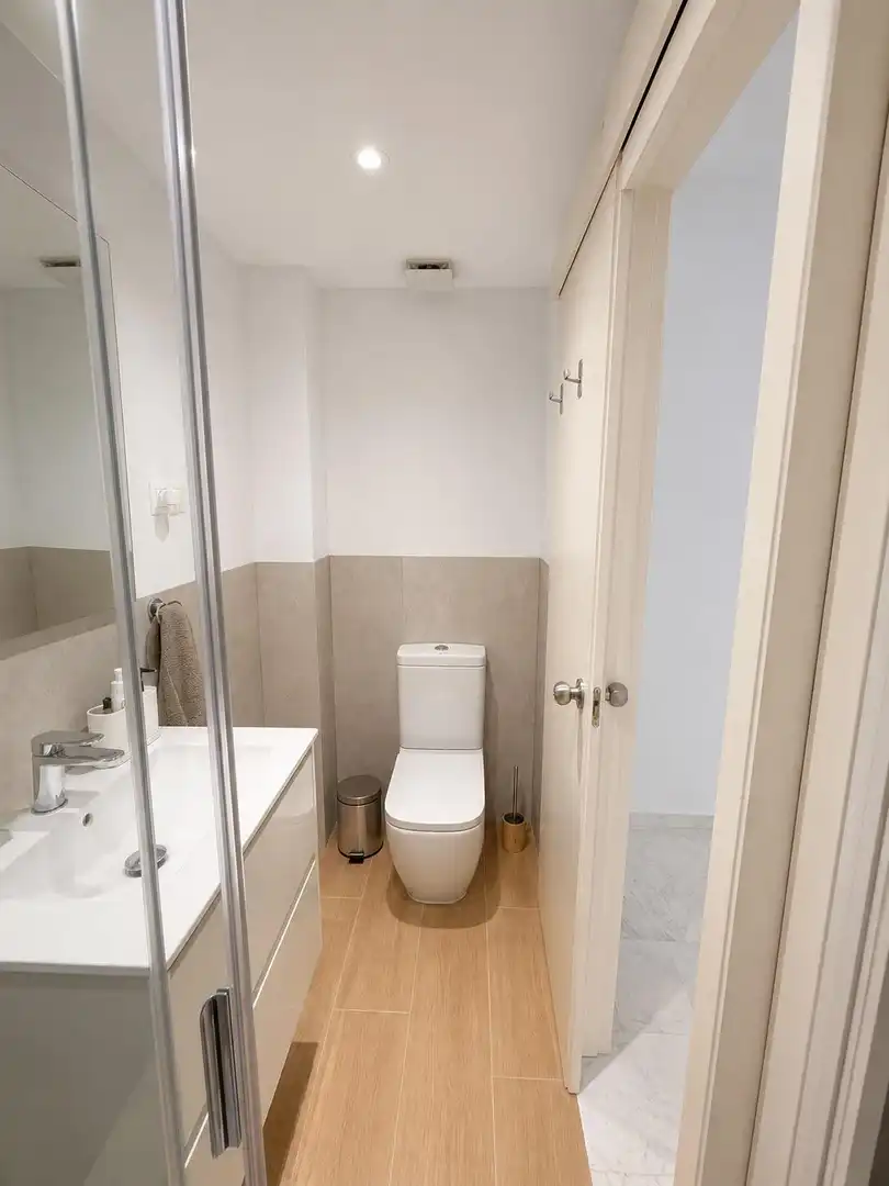 Baño de Piso en venta en Málaga con Jardín privado y Trastero