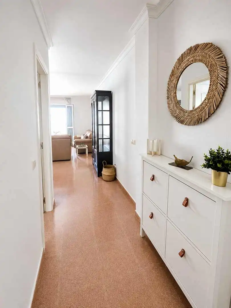 Dachboden zur Miete in Manilva mit Klimaanlage, Terrasse und Möbliert