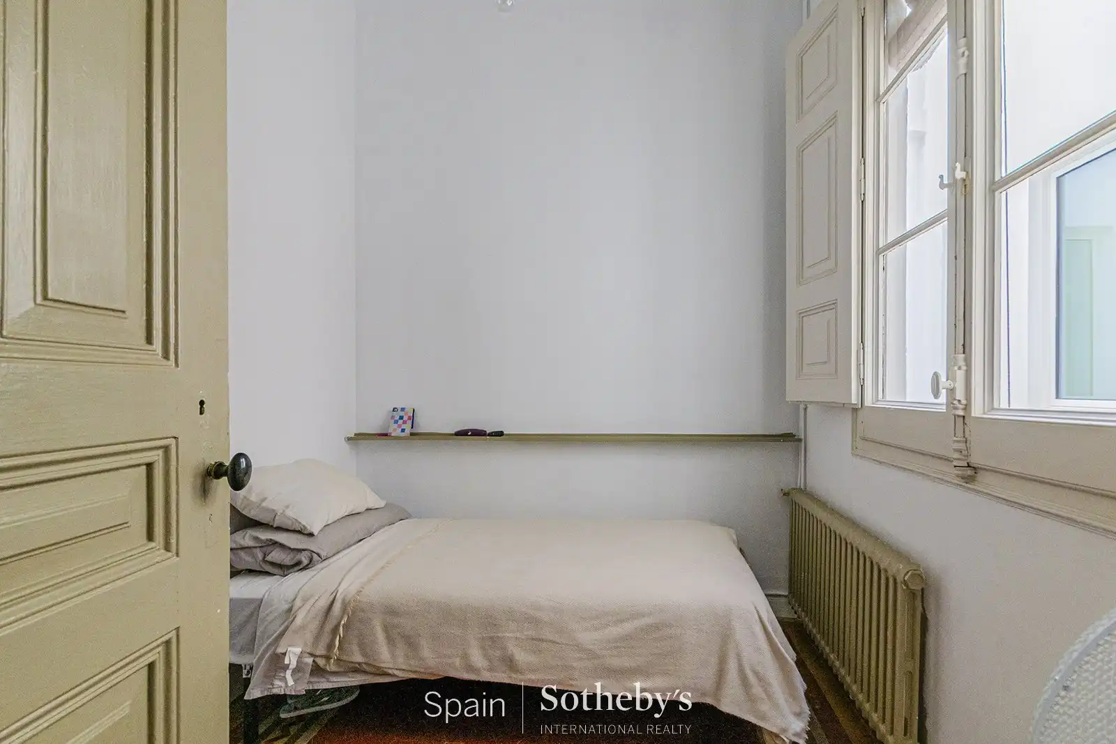 Habitación de Apartamento en venta en Barcelona con Calefacción y Terraza