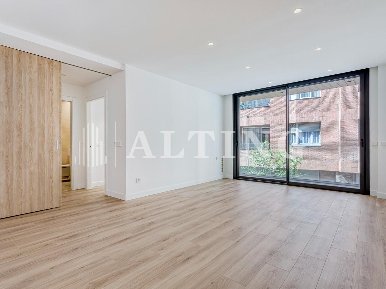 Living room of Flat for sale in  Barcelona Capital  with Heating, Parquet flooring and Terrace