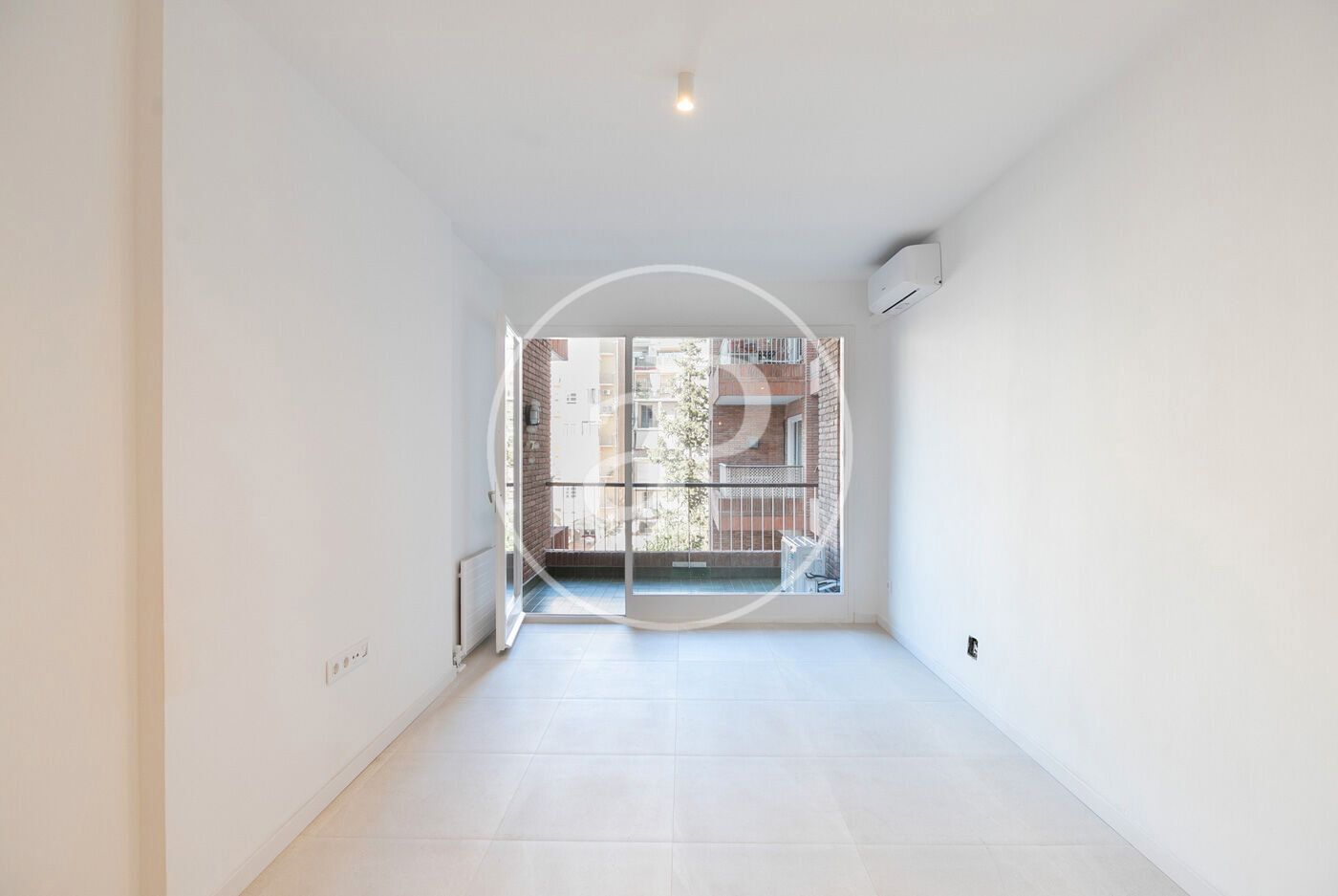 Exterior view of Flat to rent in  Barcelona Capital  with Air Conditioner, Heating and Furnished