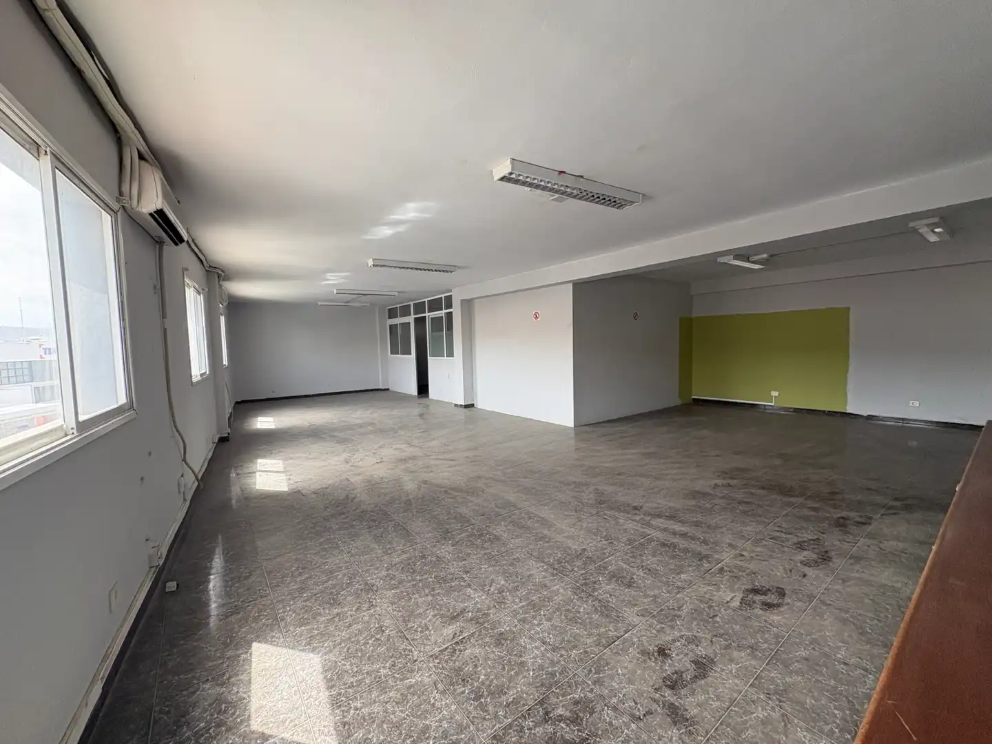 Industrial building to rent in Calle Arinaga 12, imagen 4