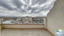 Terrassa de Apartament en venda en Roses