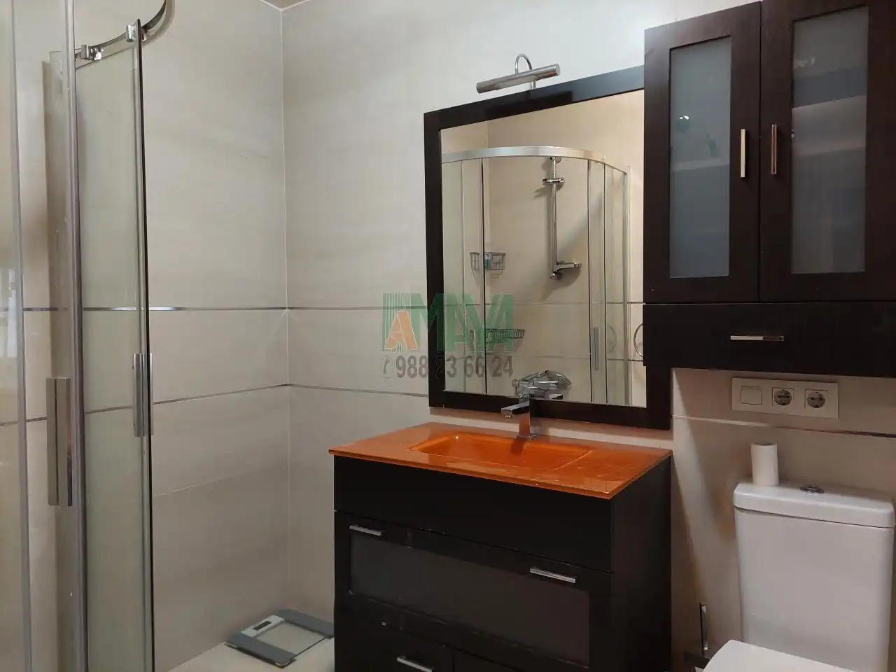 Baño de Piso de alquiler en Ourense Capital  con Calefacción, Parquet y Amueblado