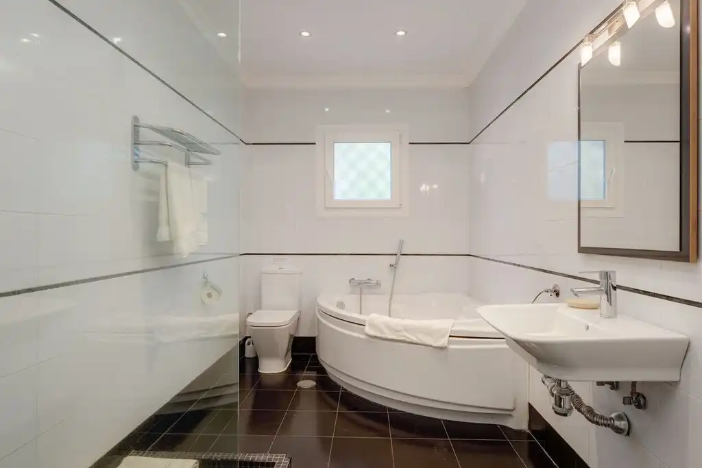 Bany de Casa o xalet en venda en Mijas amb Aire condicionat, Jardí privat i Terrassa