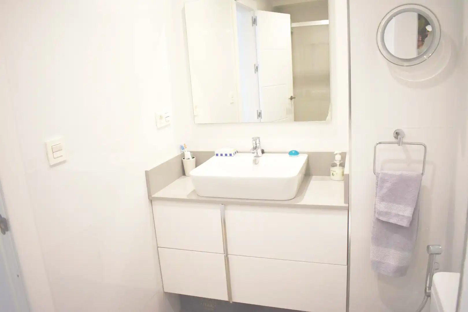 Bathroom of Flat for rent in Granada  with Air Conditioner, Heating and Furnished