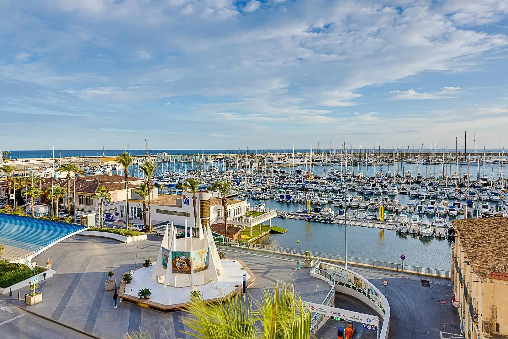 Exterior view of Study for sale in Torrevieja  with Air Conditioner, Terrace and Balcony