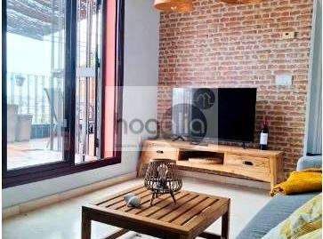 Foto 2 de Ático de alquiler en San Gil,  Sevilla Capital