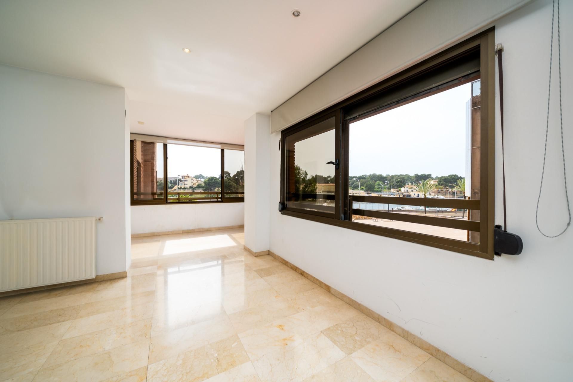 Flat for sale in  Palma de Mallorca  with Air Conditioner and Heating