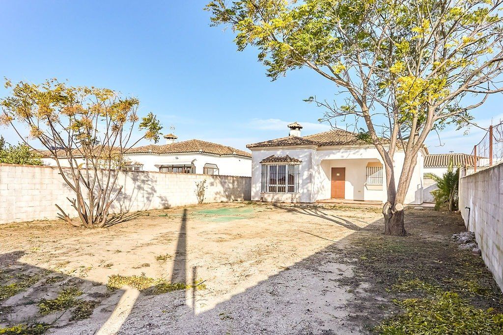 Vista exterior de Casa o xalet en venda en Chiclana de la Frontera