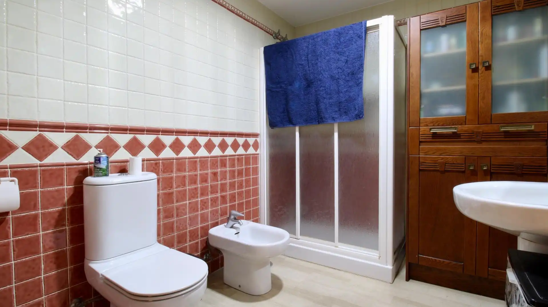 Bathroom of Houses for sale in Alfacar