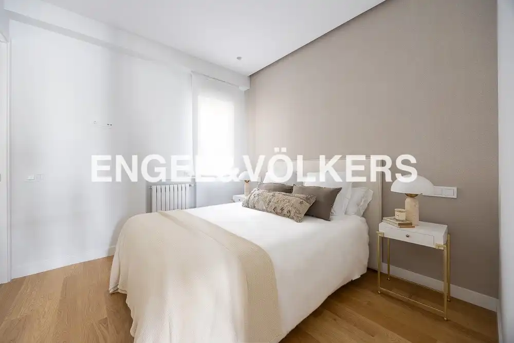 Bedroom of Flat for rent in Barrio de Salamanca