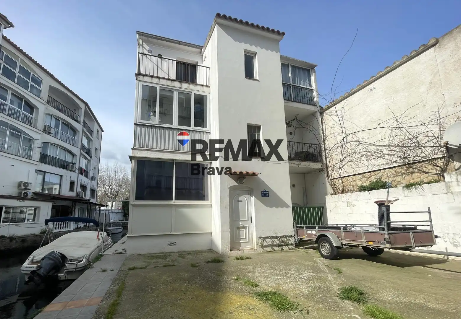 Vista exterior de Piso en venta en Empuriabrava con Amueblado y Balcón