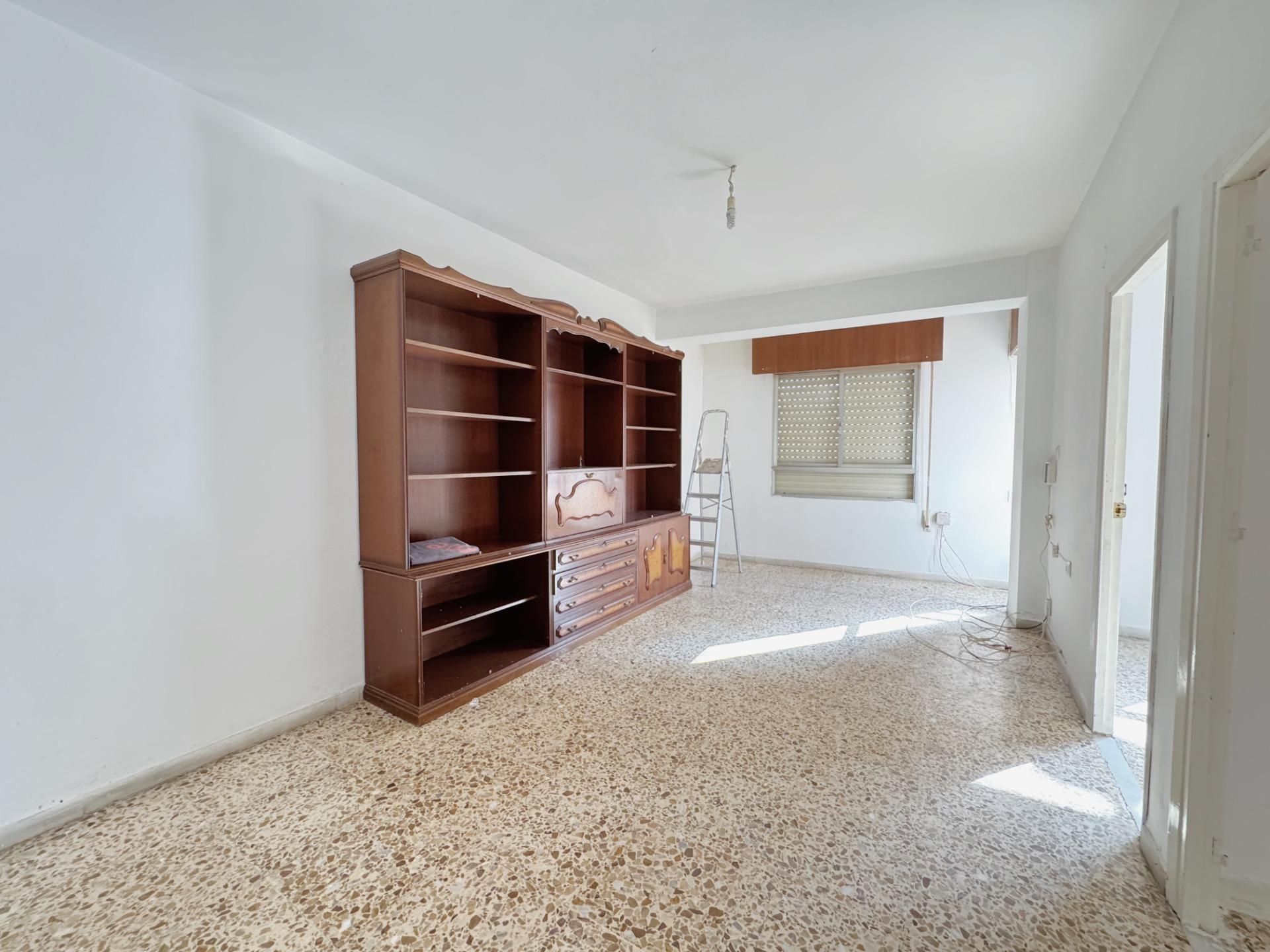 Sala de estar de Piso en venta en  Almería Capital con Terraza y Balcón