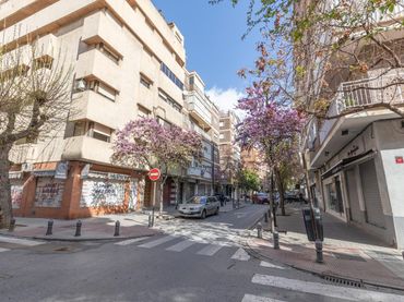 Local comercial en venda a Calle Calle Mulhacén, 8