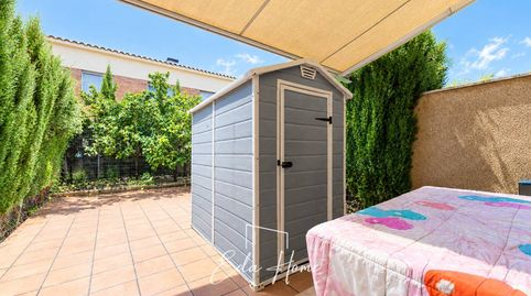 Casa adosada con 3 habitaciones, 3 baños, garaje y terraza en Bonavista, El Vendrell