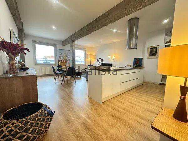 Apartamento en Alquiler en Centro - Areal