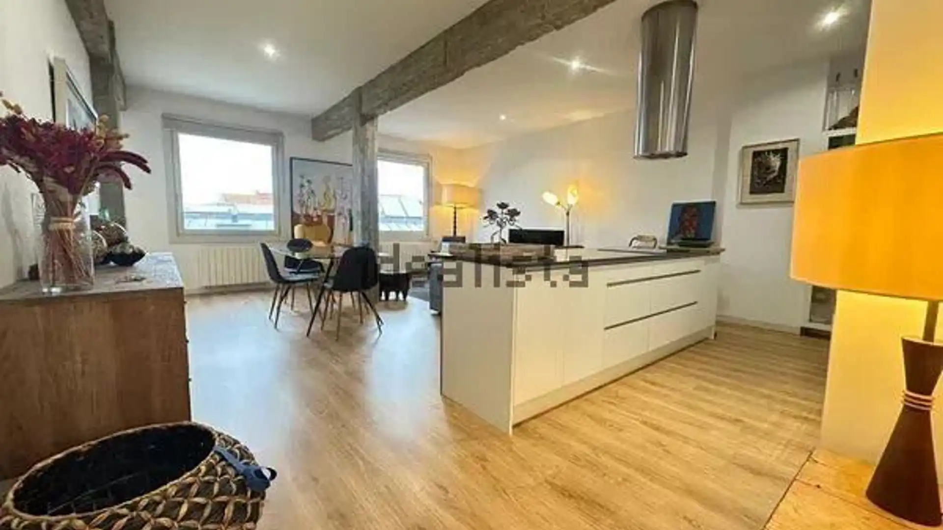 Cocina de Apartamento de alquiler en Vigo  con Calefacción