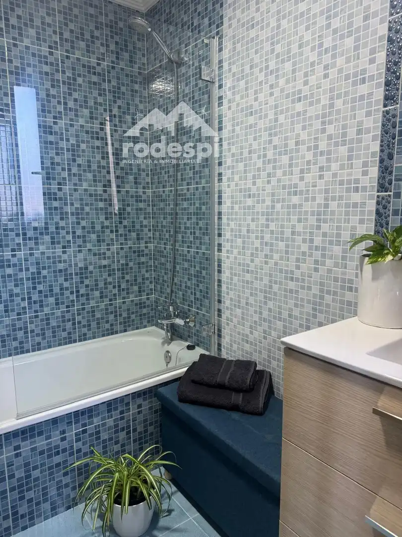 Baño de Piso en venta en Ponteareas con Calefacción, Trastero y Amueblado