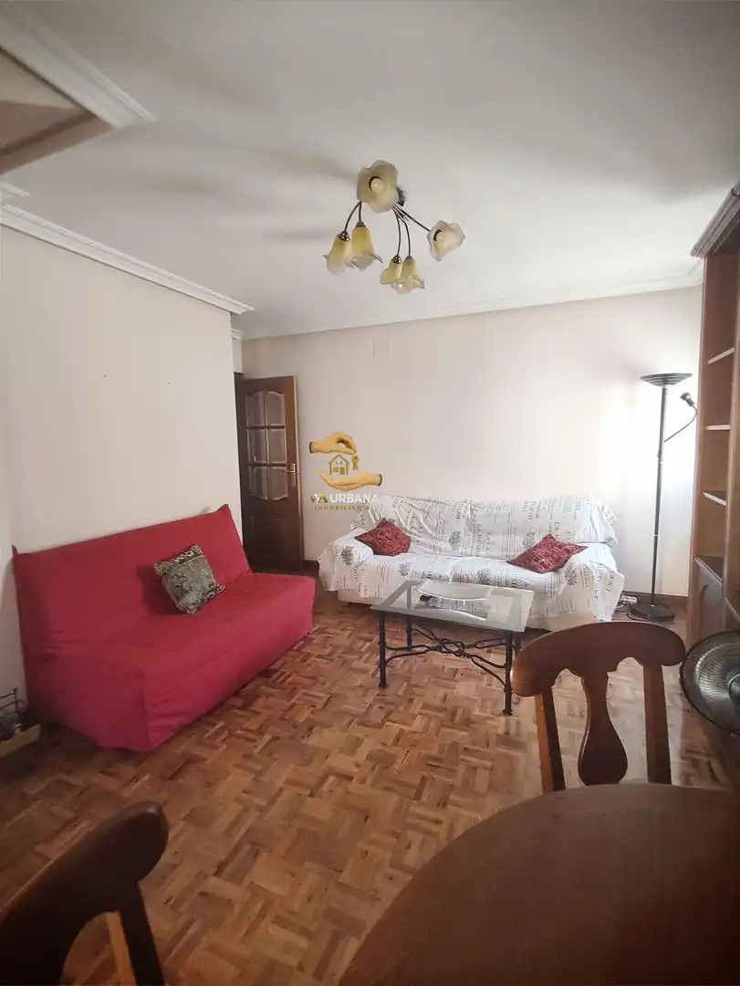 Piso con terraza en alquiler en LUIS VIVES