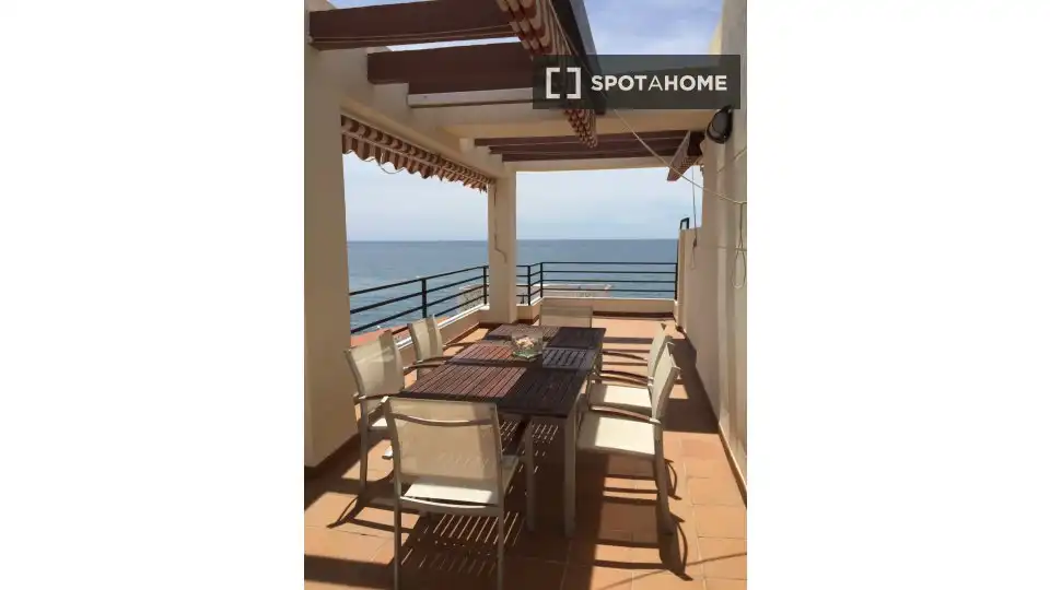 Terrassa de Apartament per a compartir en Vélez-Málaga amb Aire condicionat, Terrassa i Moblat