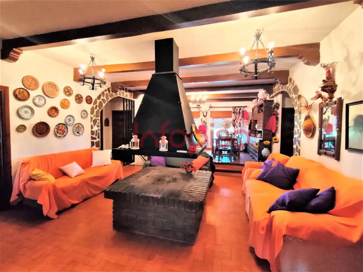Casa rústica en venda a Valdepeñas, imagen 2