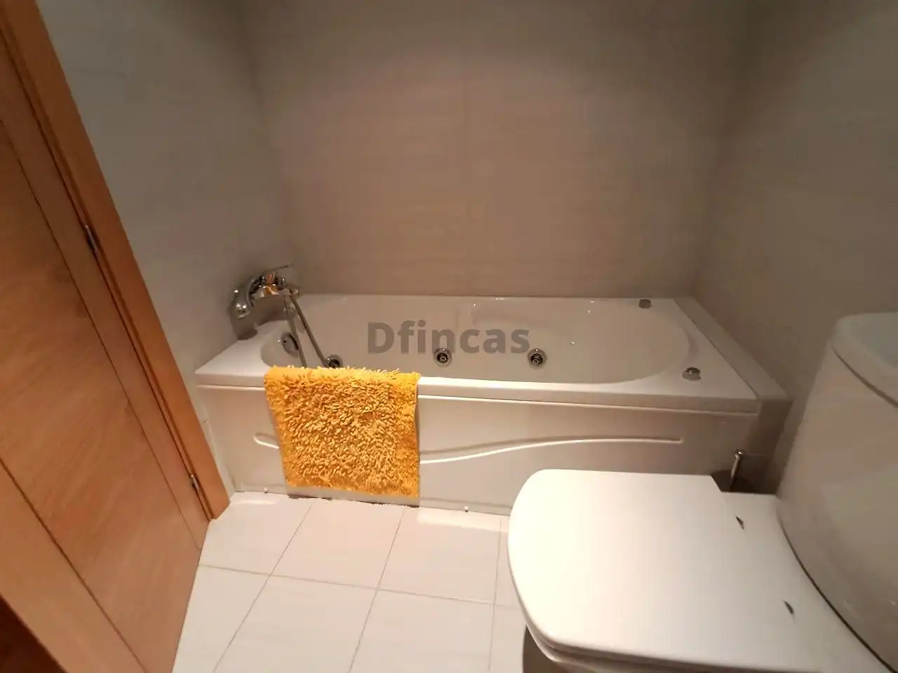Flat for rent in Calle Italia, Ensanche - Fuenfresca