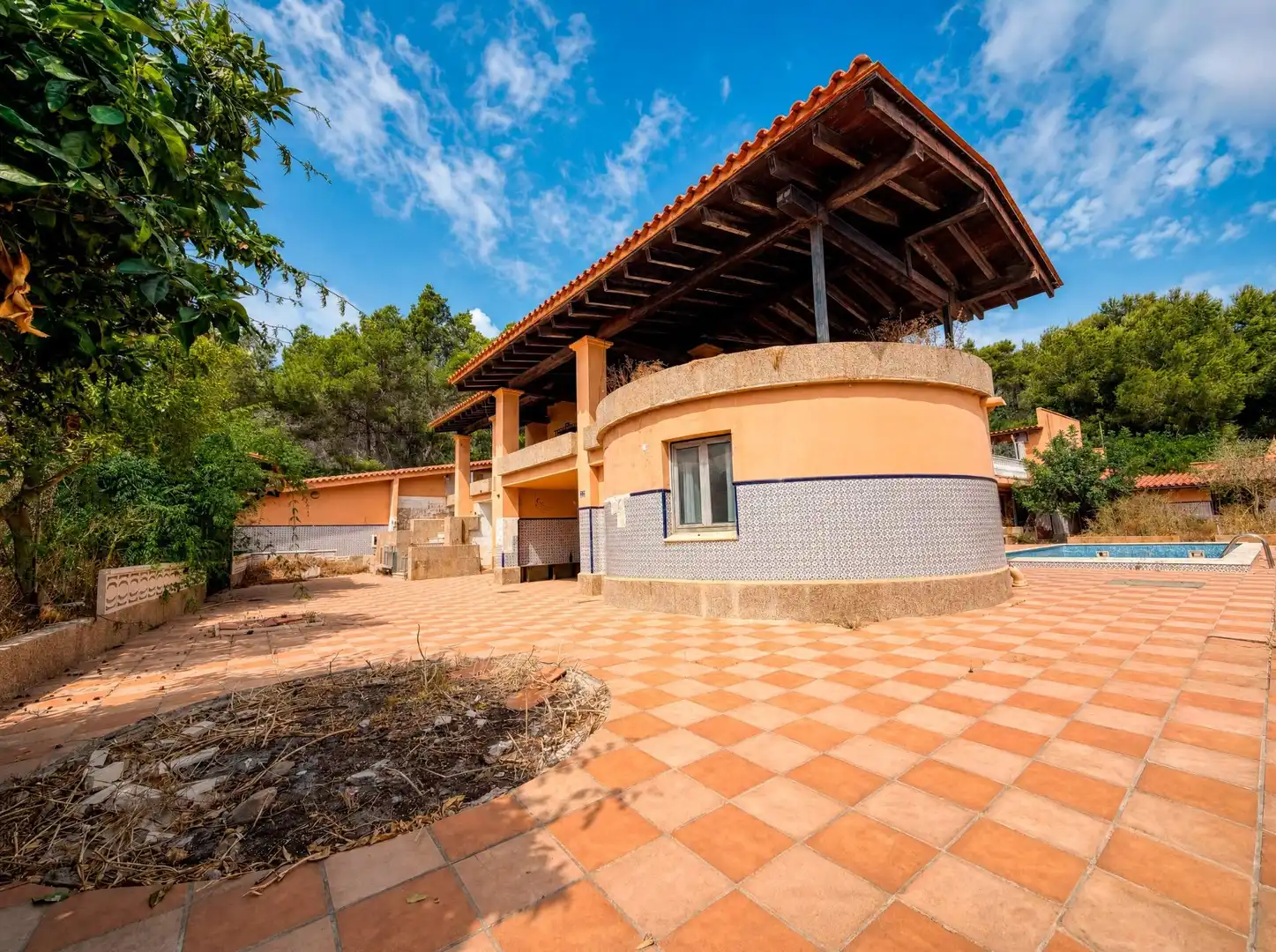 Vista exterior de Casa o xalet en venda en Santa Eulària des Riu amb Jardí privat, Terrassa i Traster