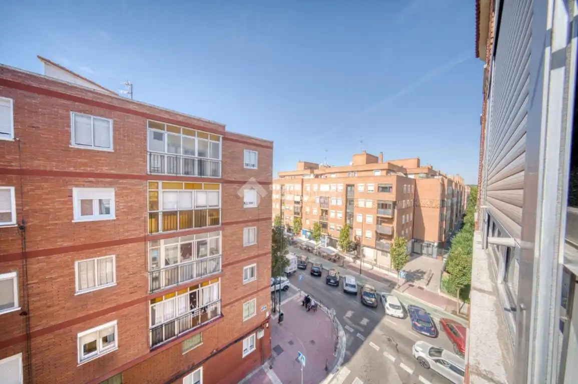 Vista exterior de Pis en venda en Valladolid amb Calefacció