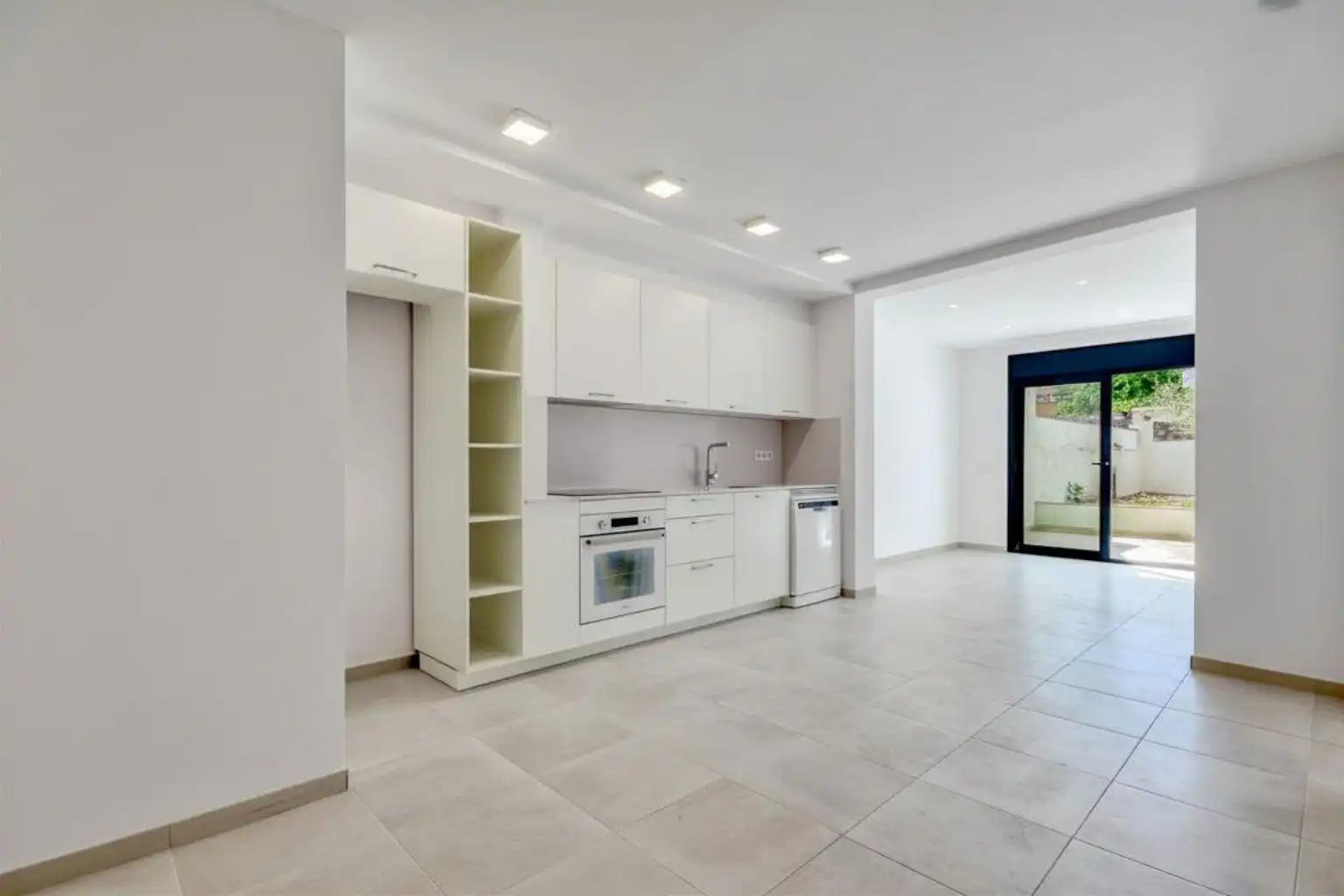 Kitchen of Ground floor for sale in Figueres  with Private garden, Terrace and Storage room