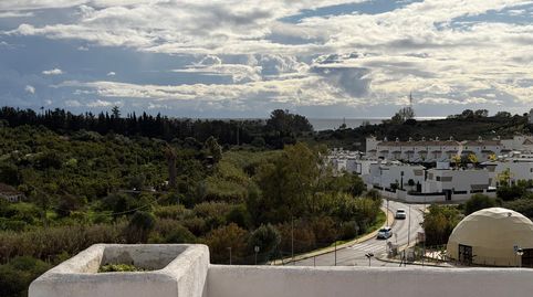 Photo 2 of Flat for sale in Carril de la Resinera, 9, La Concha - Resina Golf, Estepona