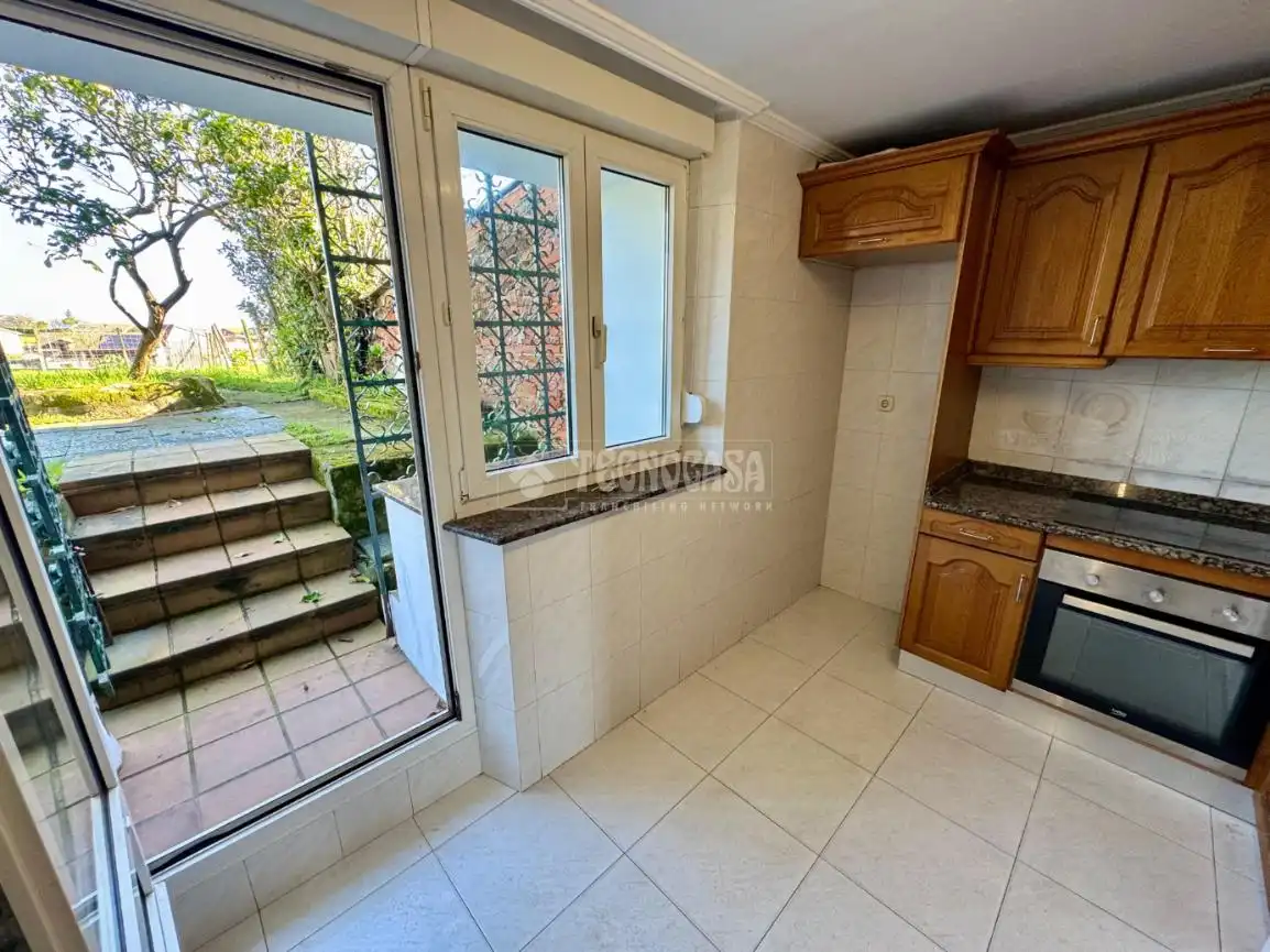 Casa adosada en venta en El Astillero