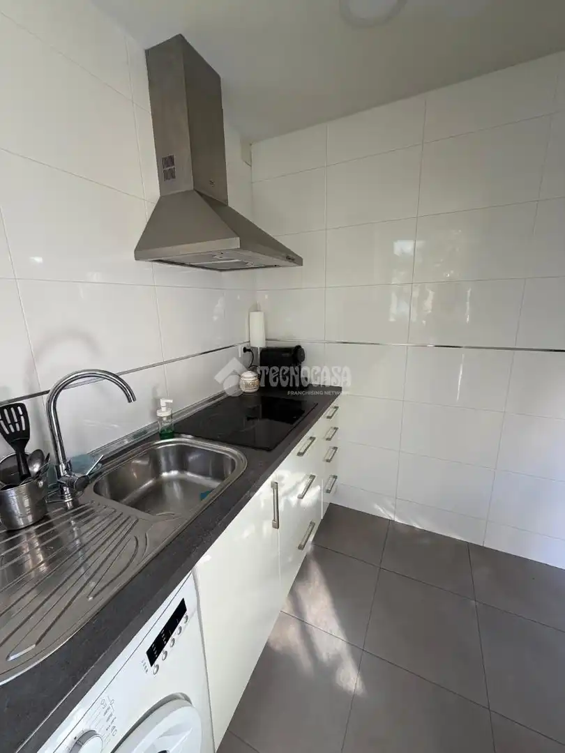 Kitchen of Flat for sale in Sevilla  with Air Conditioner and Furnished