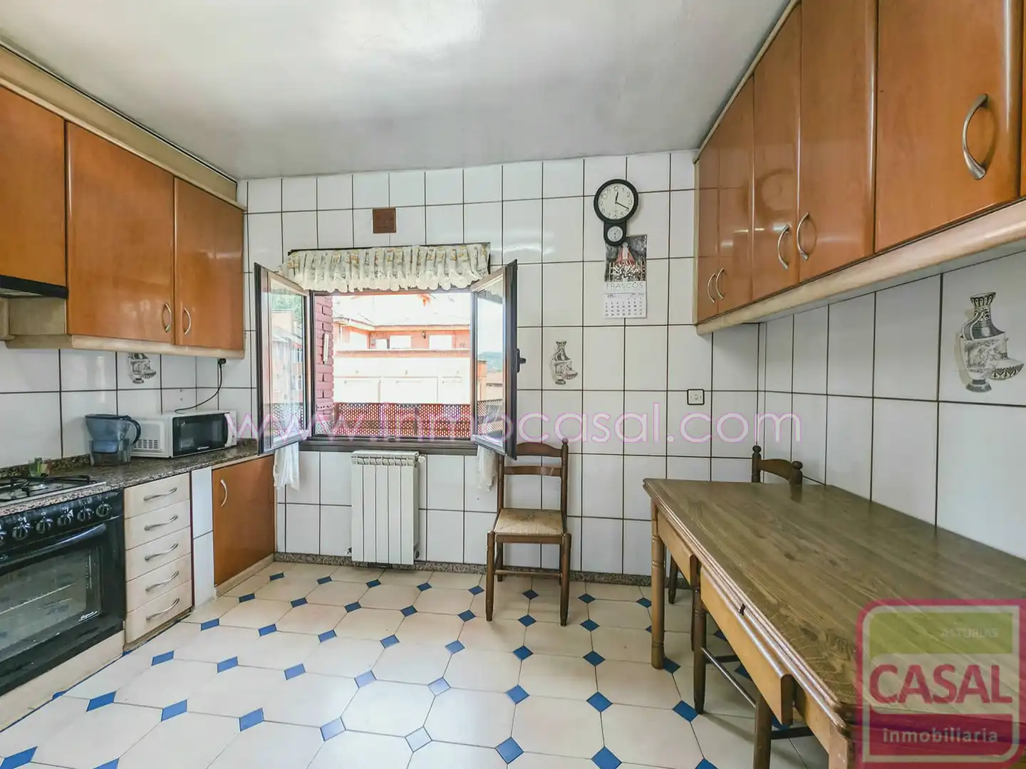 Cocina de Piso en venta en Mieres (Asturias) con Calefacción, Trastero y Amueblado