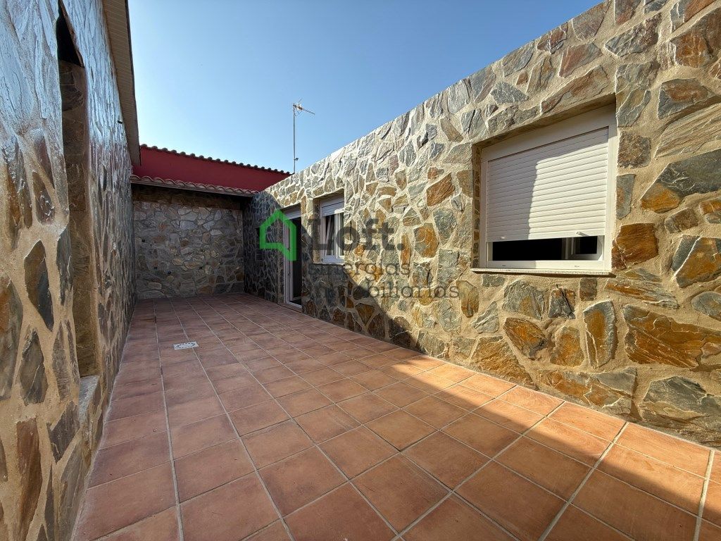 Vista exterior de Casa o xalet en venda en Badajoz Capital